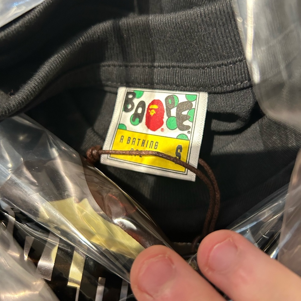 Bape tee - Picture 3 of 3